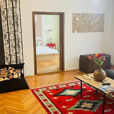 Spacious Stylish Apartment In Old Town Sibiu Exterior photo