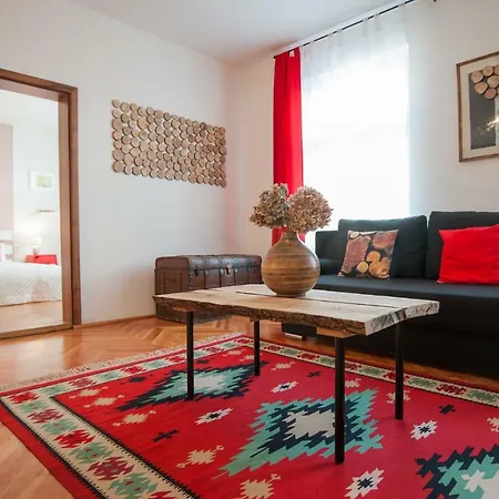 Spacious Stylish Apartment In Old Town Sibiu Exterior photo