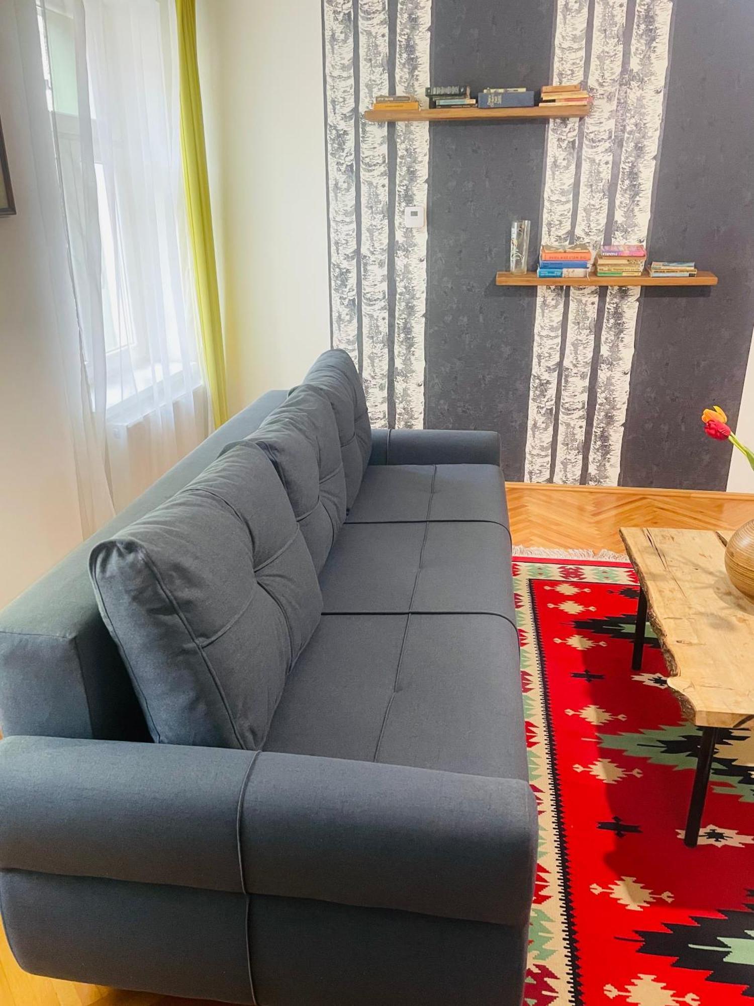 Spacious Stylish In Old Town Apartment *