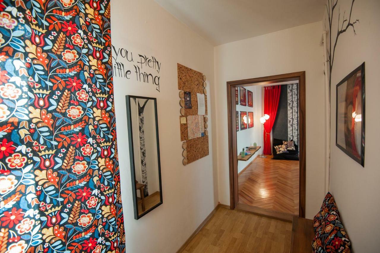 Spacious Stylish In Old Town Apartment *